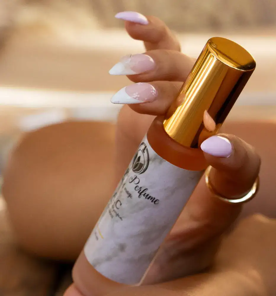 בושם שמן לאישה בהשראת נרסיסו רודריגז פור הר